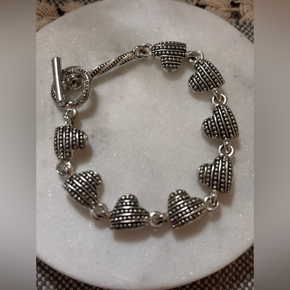 Elegant Silver Heart Bracelet - Picture 5 of 5